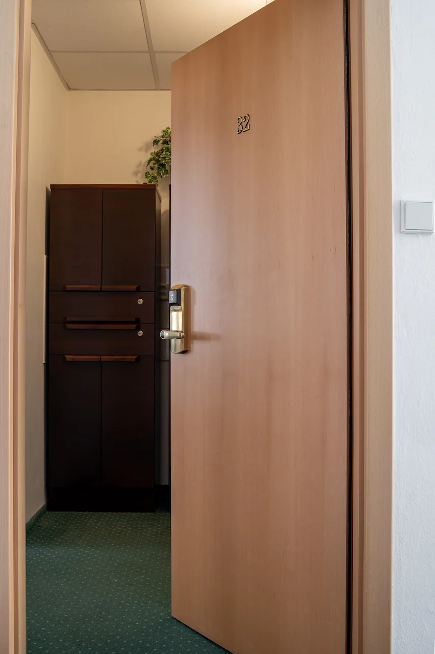 Pokoj / Room / Zimmer