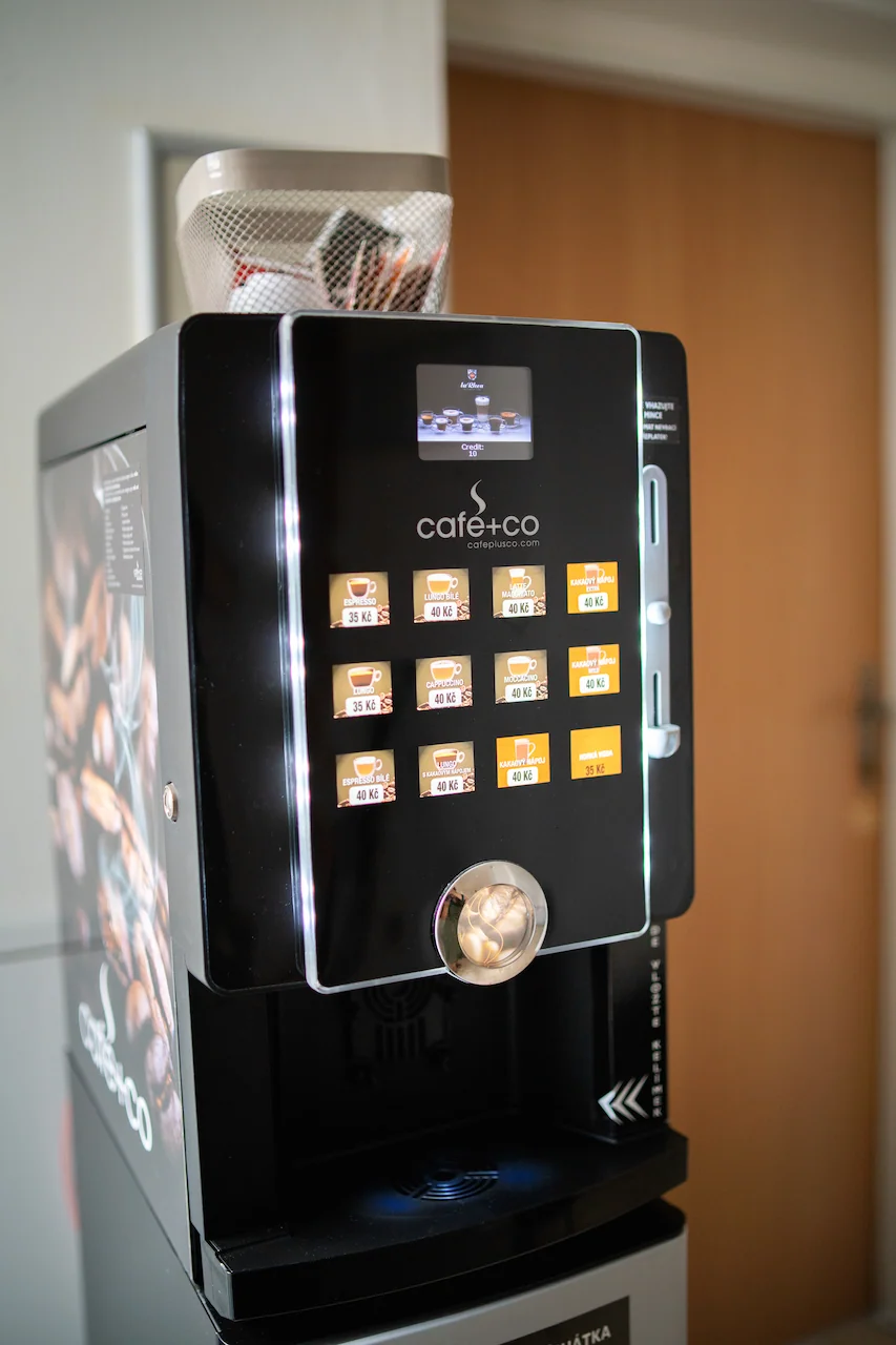 Automat na kávu / Coffee Machine / Kaffeeautomat
